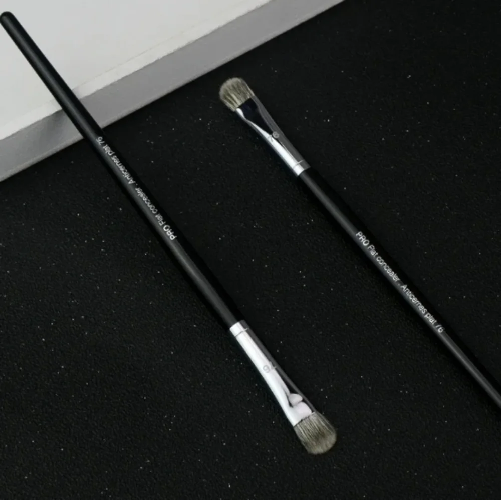 Sephora Pro Collection Flat Concealer Brush #76 - Picture 3 of 5